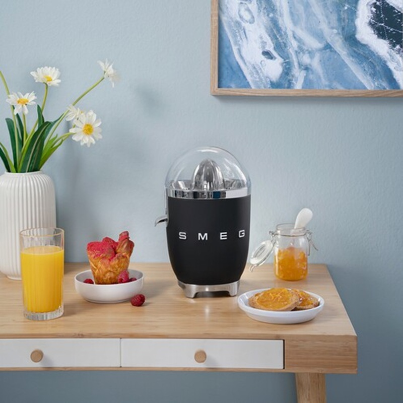 SMEG CJF01PBEU/CJF11PBEU Citrus Juicer (Pastel Blue)