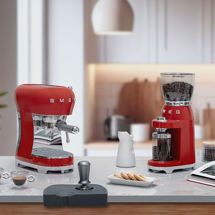 SMEG ECF02PGEU Espresso Coffee Machine (Pastel Green)