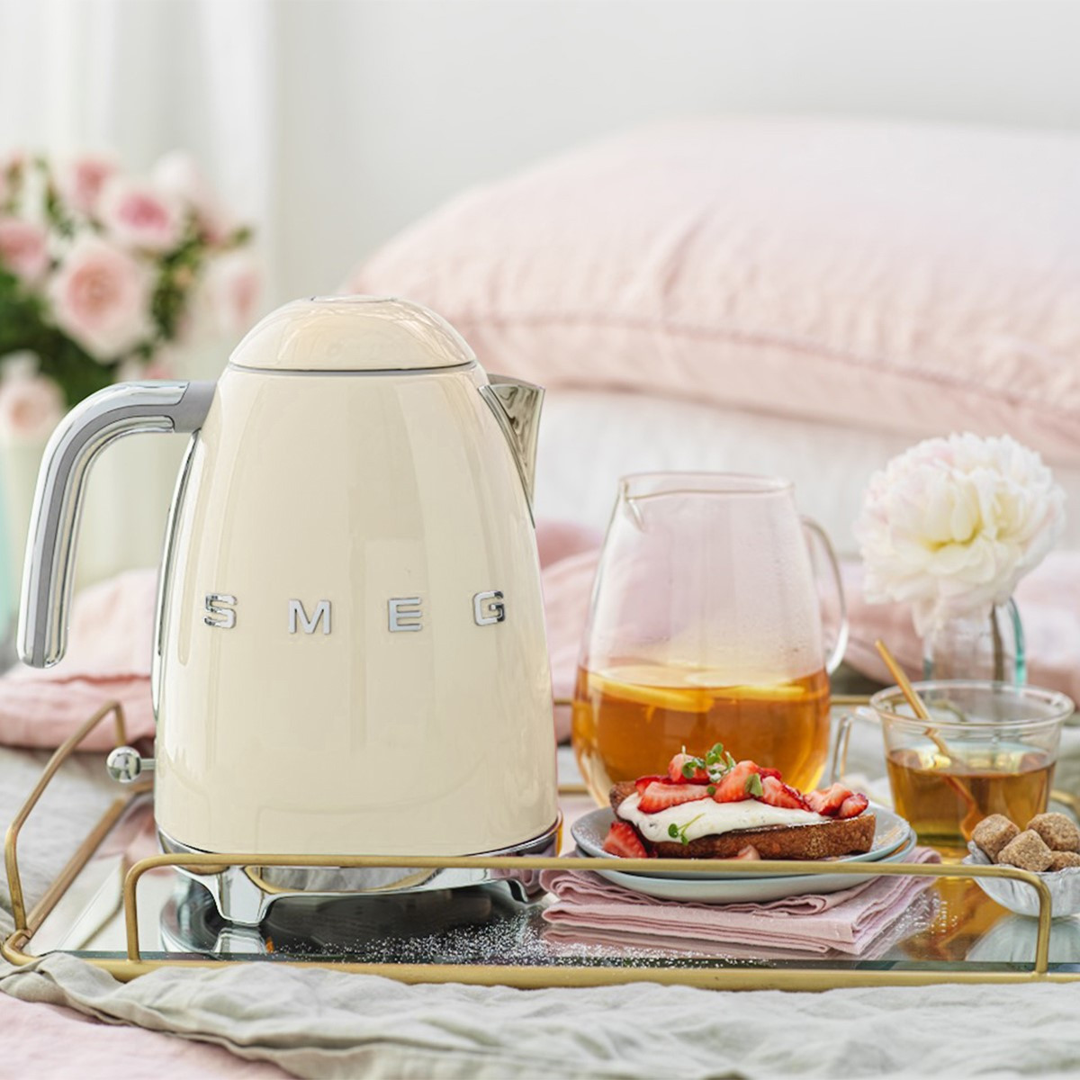 SMEG KLF03CHMEU Kettle (Champagne Matte)