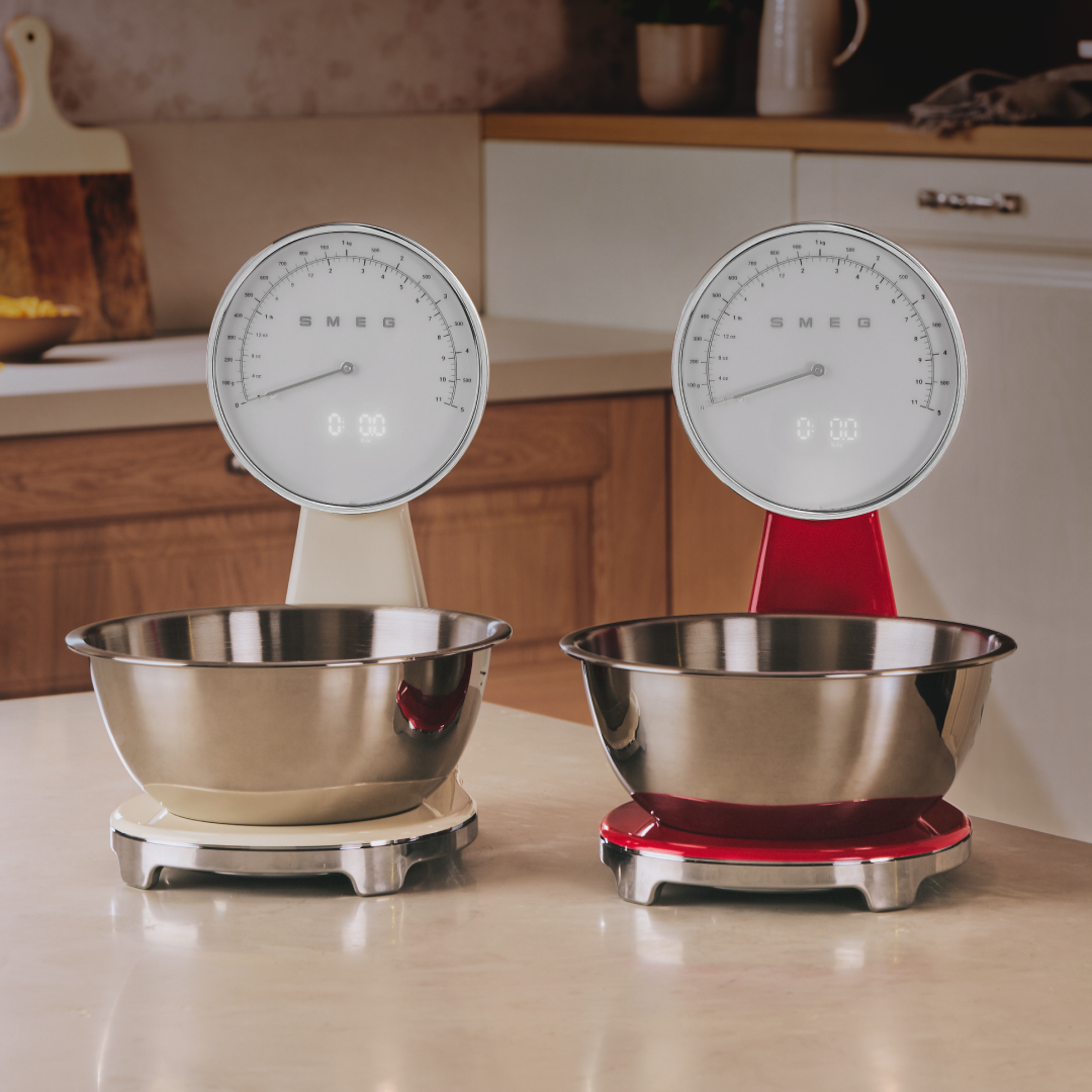 SMEG KSF01BLWW Analog And Digital Kitchen Scale (Black)