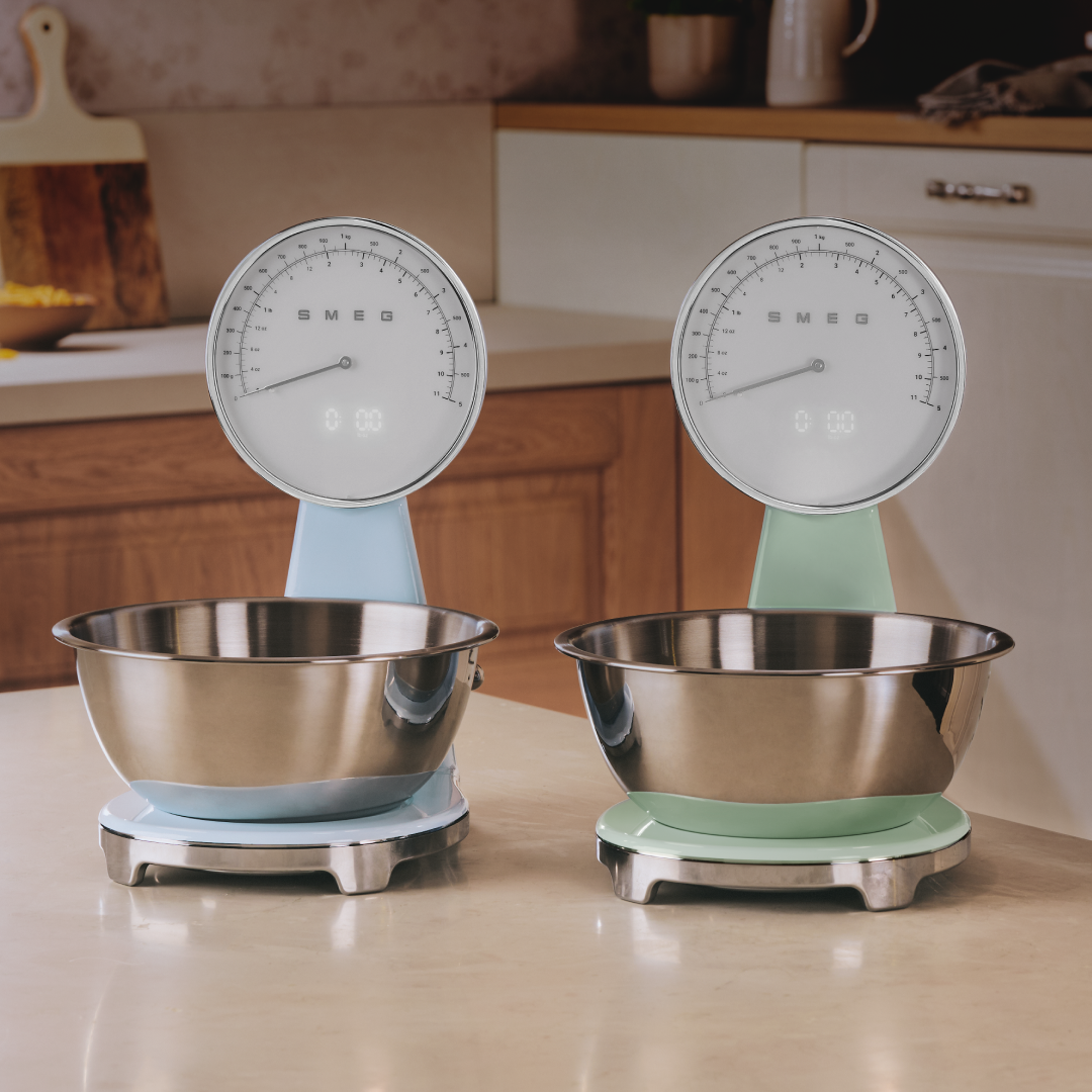 SMEG KSF01PBWW Analog And Digital Kitchen Scale (Pastel Blue)